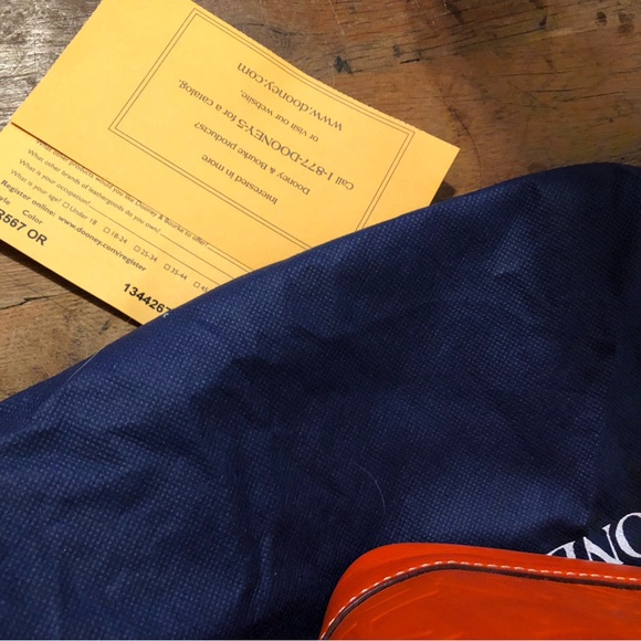 π NWT Dooney Bourke Russel tote orange - Picture 10 of 11